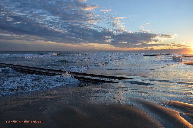  - Jesolo---Il-rombo-del-mare-ed-il-cielo-Michelangiolesco---Claudio-Vianello-2013-